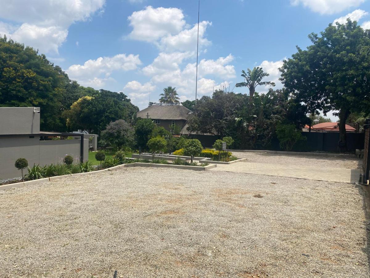 The Guesthouse 6 On Vrede Johannesburg Exterior foto